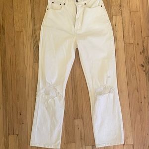 White Abercrombie distressed Jeans. Size 2 ankle straight ultra high rise.